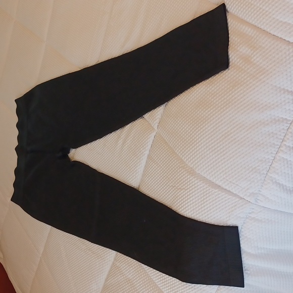 ☀️SO High Rise Seamless Ribbed High-Rise Leggings NWOT - BLACK - Picture 4 of 6